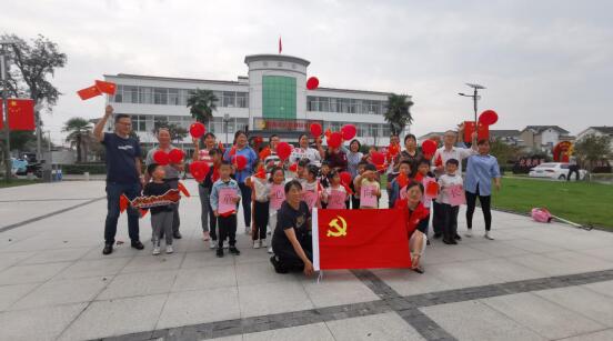孟墓社區(qū)：繁華盛世喜迎國慶 闔家團(tuán)圓共度中秋