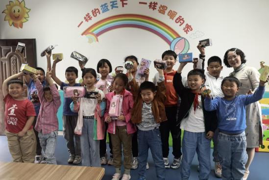 “鄉(xiāng)音.悅讀”行動 南京市教師志愿者聯(lián)盟成員孔姍姍 走進(jìn)江寧區(qū)祿口街道埂方社區(qū)————“為鄉(xiāng)村孩子領(lǐng)讀”