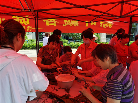 攝山村:聽紅色故事 做香包 品味不一樣的端午